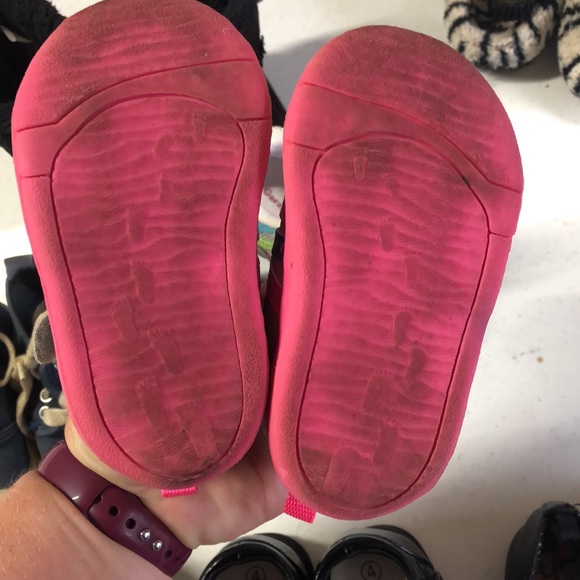 Shoe lot - Picture 5 of 8